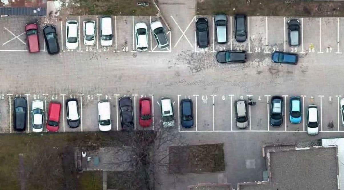 Featured image for Komuna e Skenderajt fton qytetarët të rinovojnë kërkesat për shfrytëzimin e parkingjeve