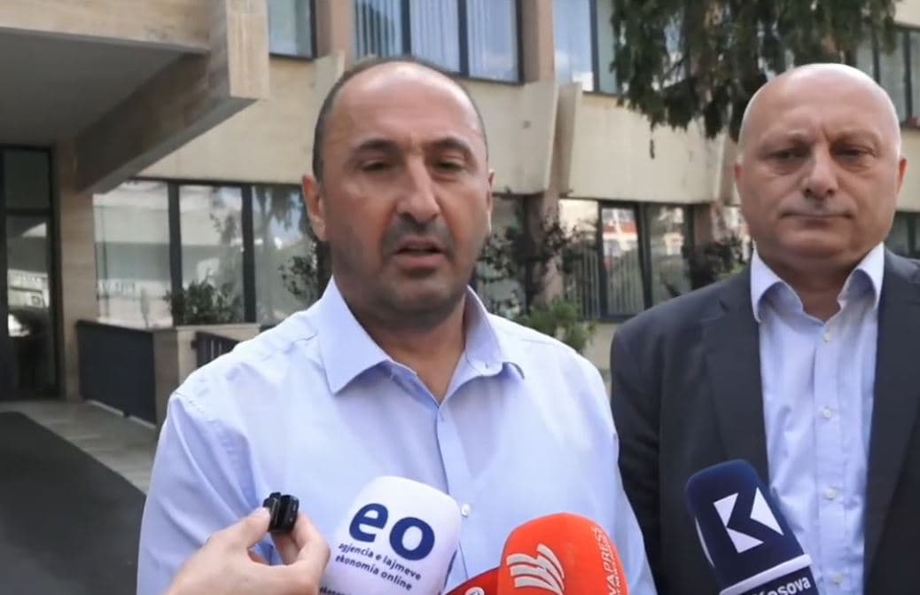 Featured image for Liburn Aliu përfundon intervisimin në Prokurori: Jam i lehtësuar, pata mundësin të sqaroj situatën për gjitha sulmet dhe pretendimet ndaj meje që kanë degraduar