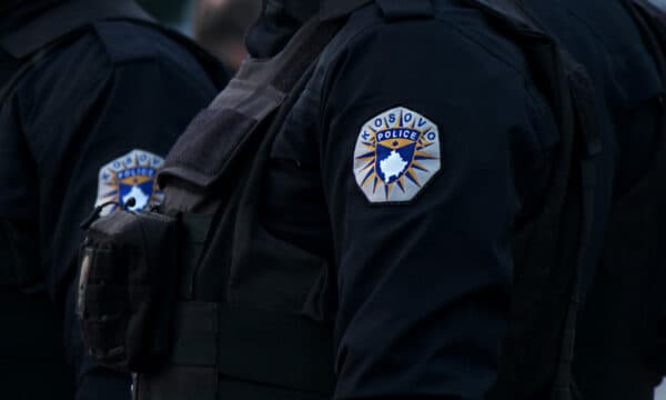 Featured image for “T’i bluaj eshtrat në makinën e mishit” – arrestohet pas një muaji në arrati recidivisti që kanosi një zyrtar policor