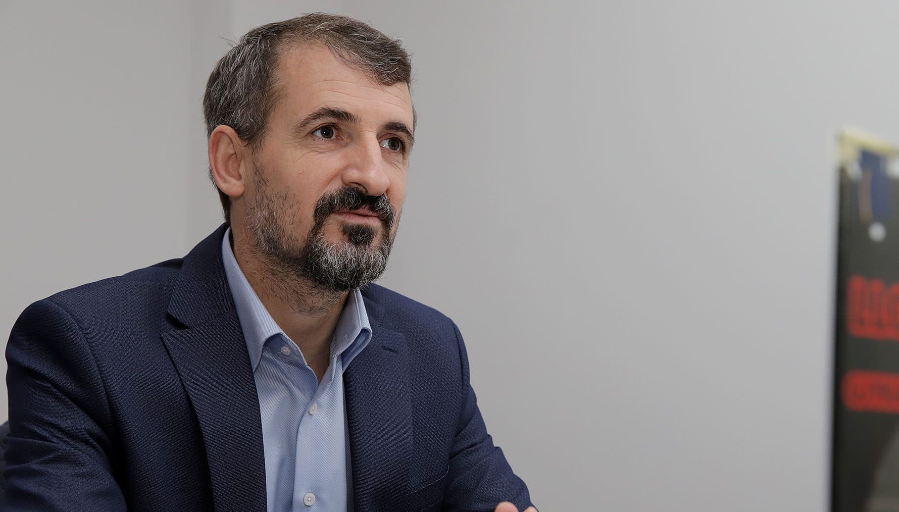 Featured image for Miftaraj: S’na nevojitet në krye të Kuvendit një figurë kontroverse si e Albulena Haxhiut, konfliktin e ka mënyrë të udhëheqjes