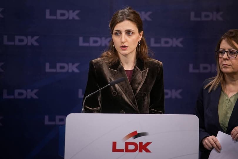 Featured image for Ymeri: Nëse nuk thirret sot seanca, takimi i radhës është sheshi