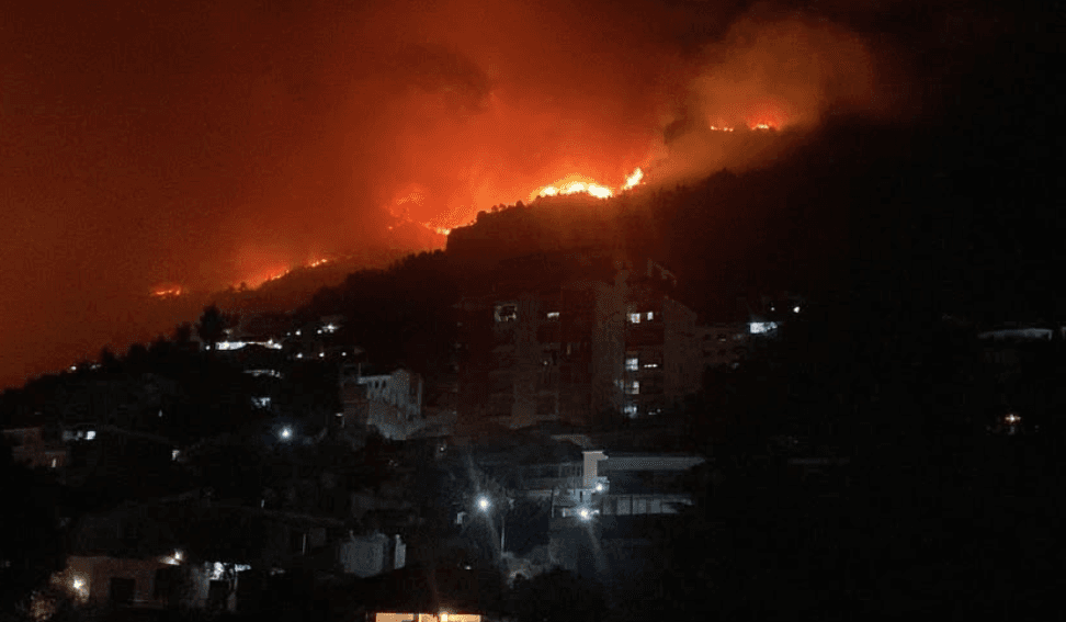 Featured image for Zjarri në Krujë, bashkia jep urdhër për evakuimin e banorëve