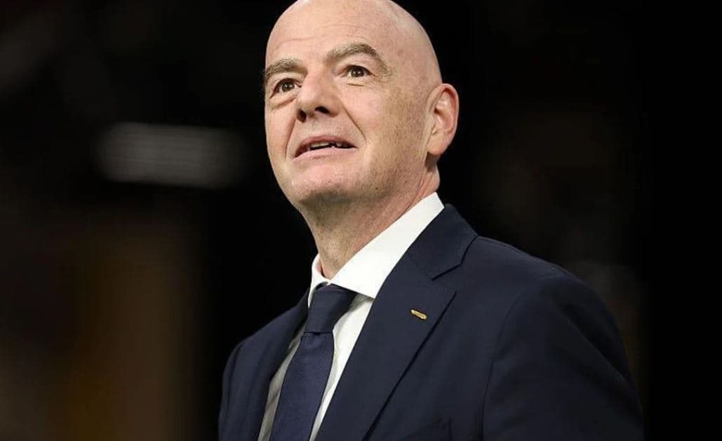 UEFA shqyrton hetimin ndaj Gianni Infantinos për një lidhje të dyshuar dhe një pagesë gjashtëshifrore