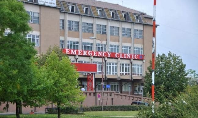 Featured image for Vdes në QKUK personi që po qëndronte në kujdes intensiv që nga aksidenti i ndodhur në korrik