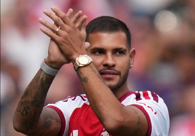Bruno Guimaraes prezanohet para tifozëve të Arsenalit në “Emirates”