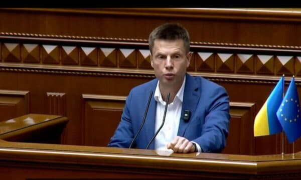 Featured image for Deputeti i Ukrainës i reagon Zelenskyyt: Gabim diplomatik, do të vazhdoj të luftoj për pavarësinë e Kosovës