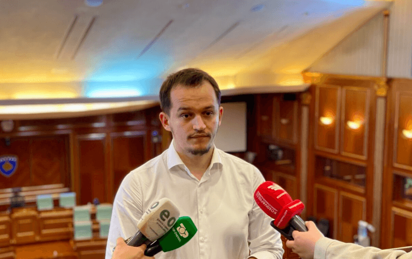 Featured image for Cakolli: Haxhiu mund të mbetet u.d. Presidente deri në zgjedhjen e kryetarit të ri të Kuvendit