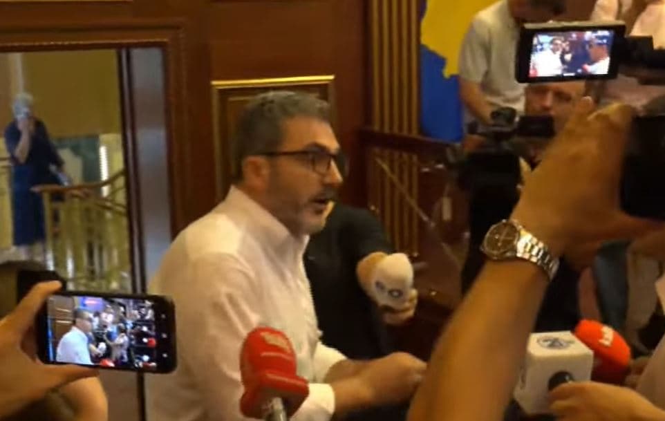 Featured image for Përplasje e ashpër në Kuvend, Gruda, Musliu e Gola përplasen për konstituimin: E keni shkel Kushtetutën, Kriminela, Turp që po radikalizoni