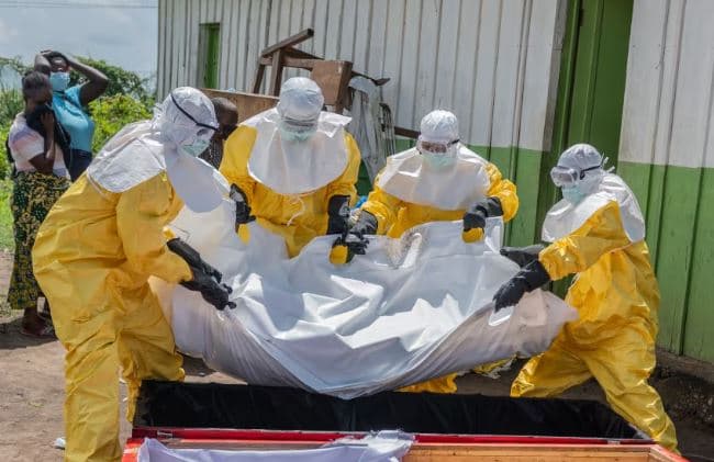Alarm nga OKB: Ebola po vret një person çdo 30 minuta