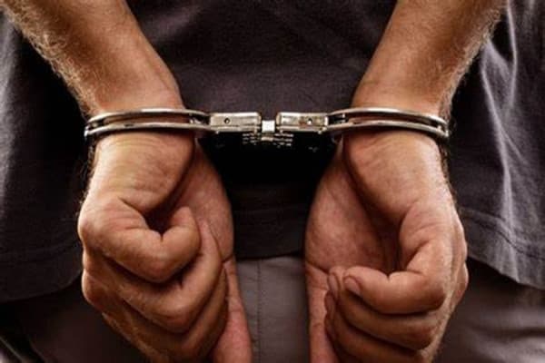Arrestohet kosovari në Rinas, Spanja e kërkonte për trafik droge – dyshohet se ishte pjesë e organizatës kriminale