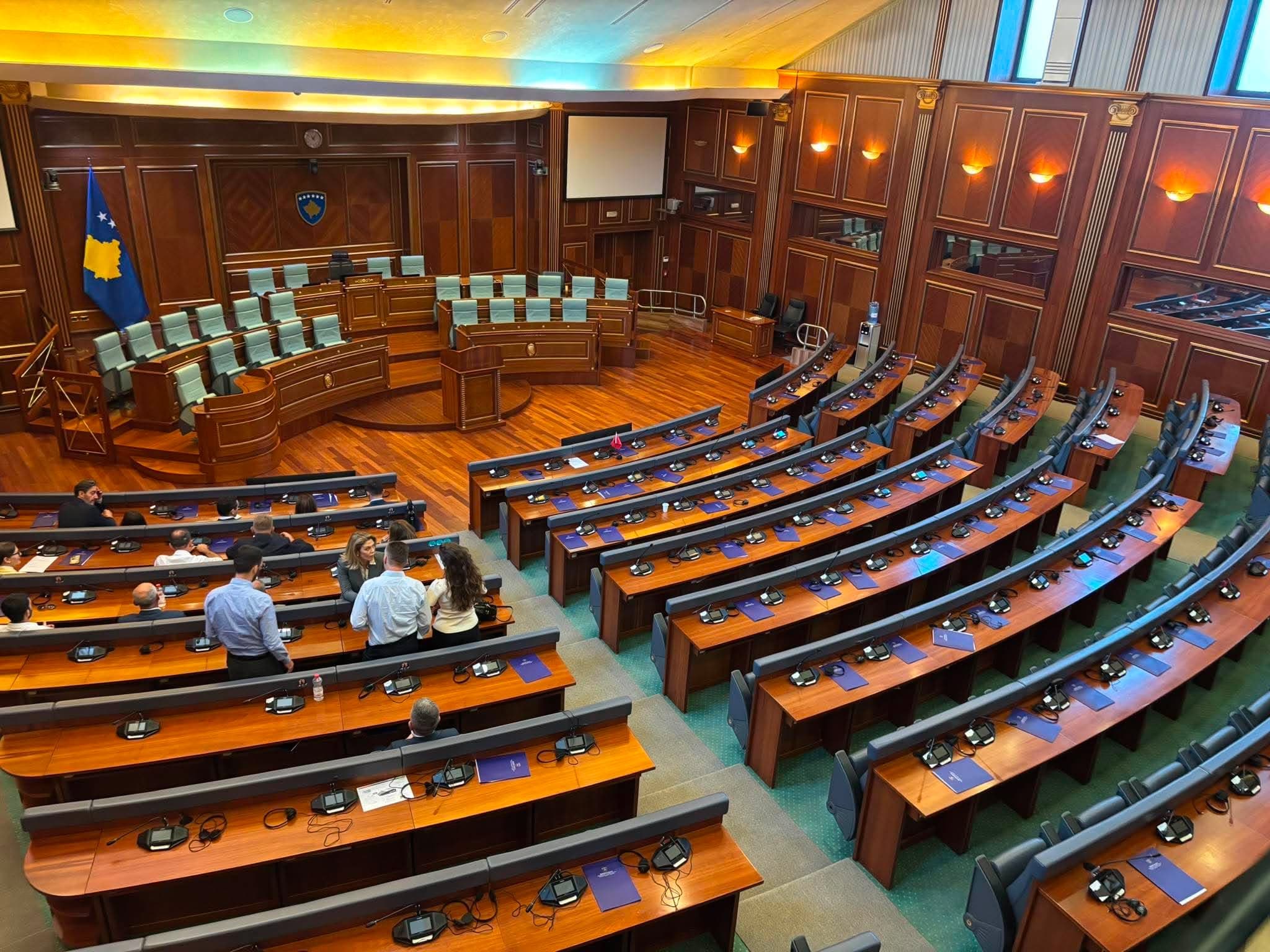 Deputetët e PDK-së dhe nga Aleanca sërish në Kuvend, kërkojnë nga Dehariqë ta thërrasë seancën për konstituim