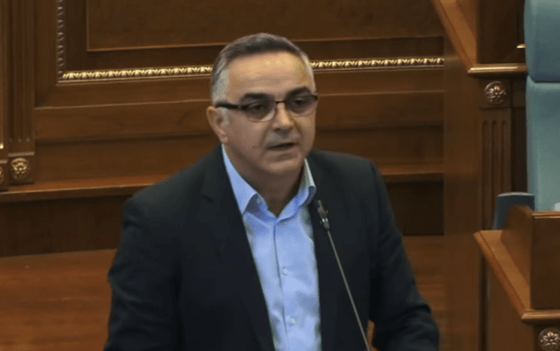 Tahiri: Kurti i ka votat e Aleancës për President duke plotësu 6 pikat, por s’po do ta zgjedhë presidentin- po mendon se lodhemi e gjunjëzohemi