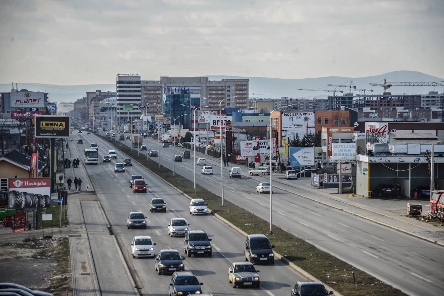 Pezullohen katër linja të transportit nga Fushë Kosova drejt Prishtinës, shkaku i problemeve financiare