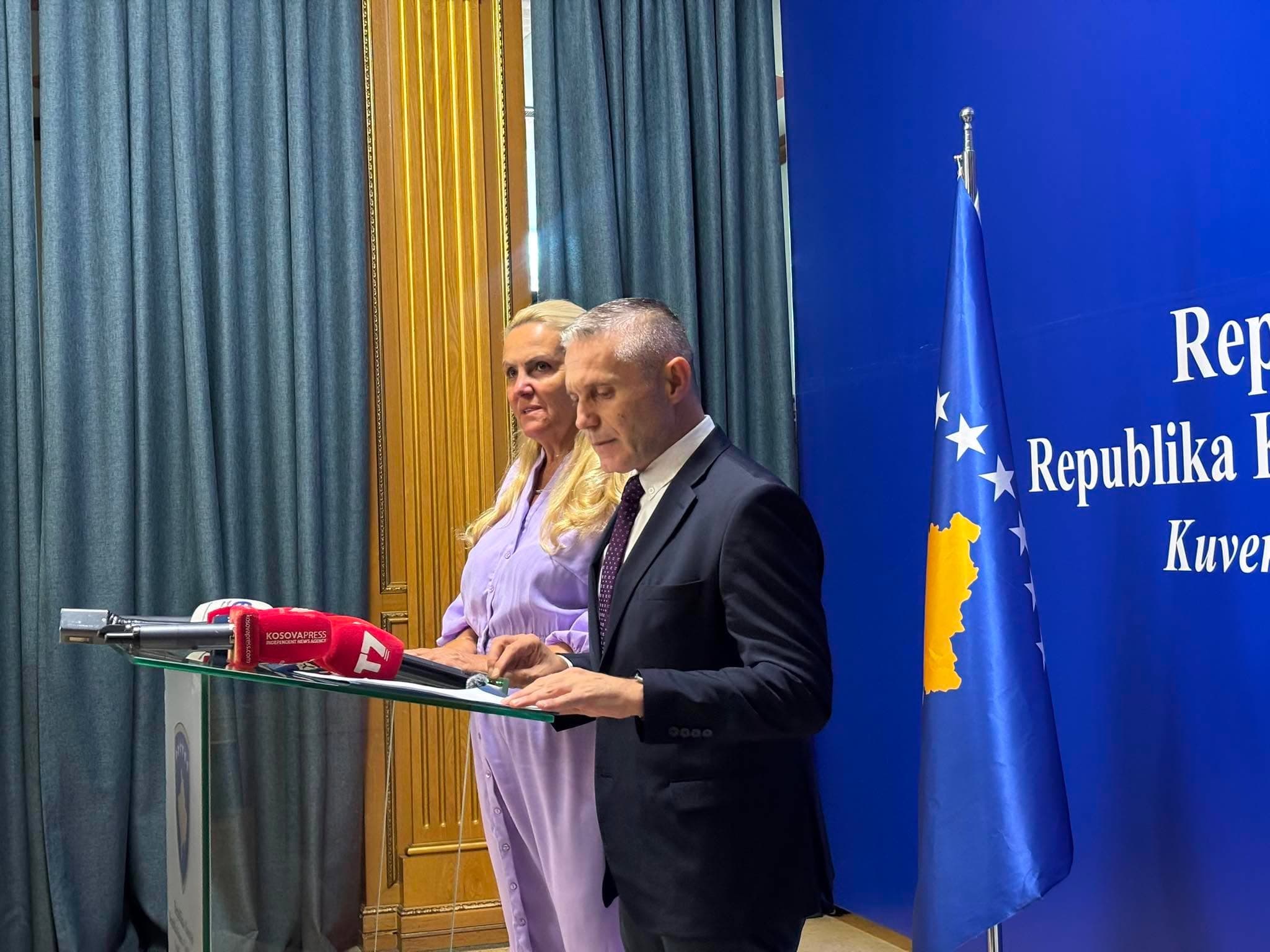 Ramadani thotë se po zhvatet buxheti i Kosovës: Gjysmë-milioni euro zhvatje vetëm për pagat e militantëve të VV-së në zyrat e Qeverisë