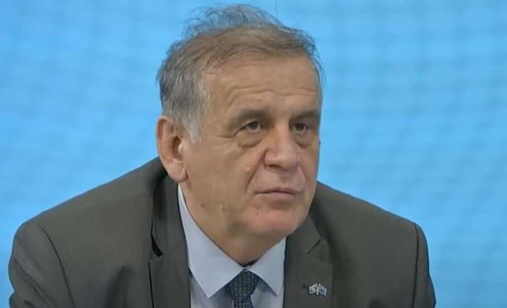 Në mes të krizës politike, Nexhmedin Spahiu e propozon veten për President: Vetëm një njeri serioz mund ta marrë këtë detyrë