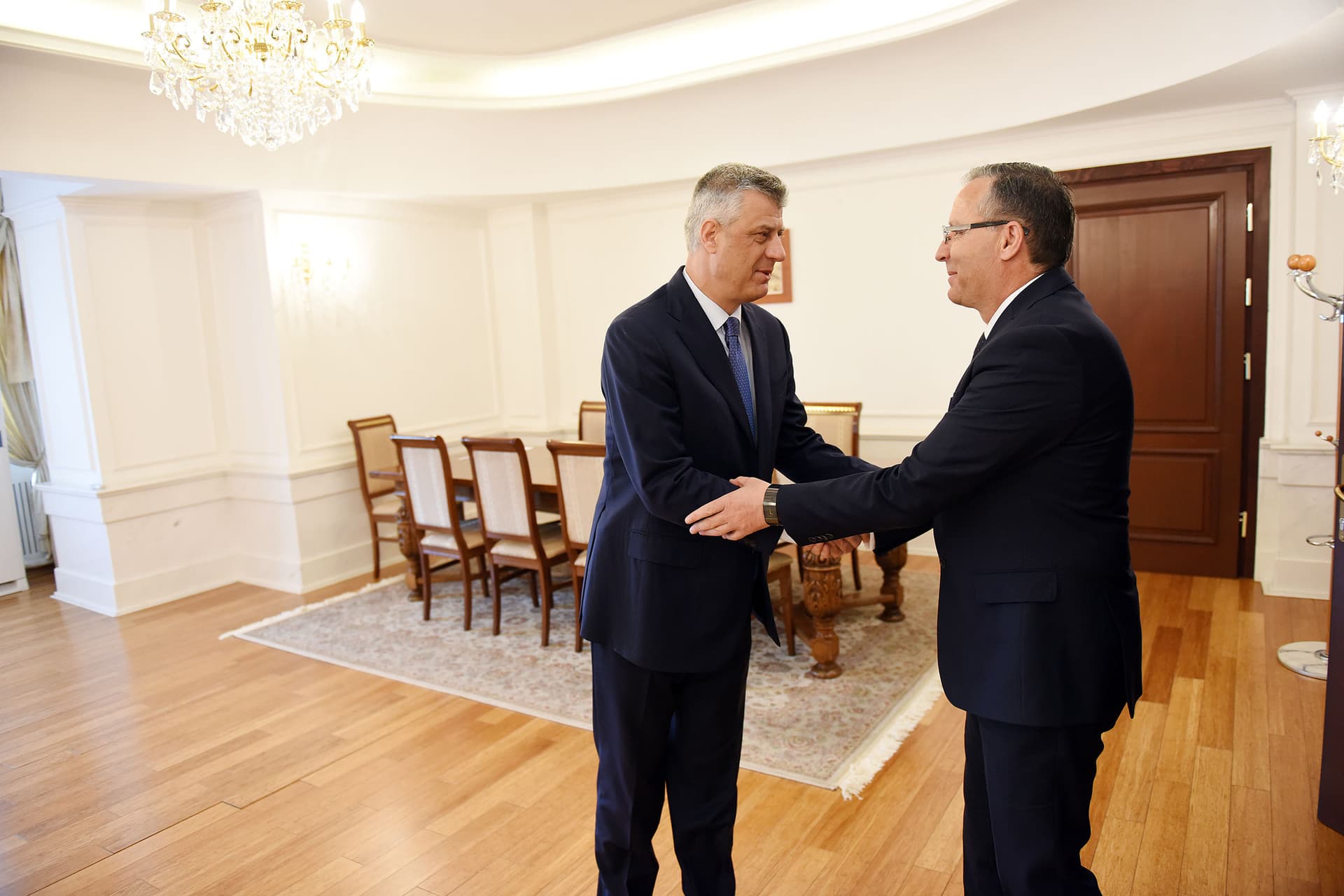 “Hero”, Hamza pas intervistës së Thaçit: Ty dhe shokët e tu ju presim më 16 shtator në Prishtinë