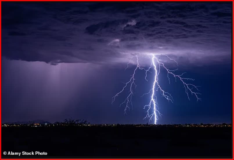 Alarm për stuhi të fuqishme në Mesdhe: Breshër i madh, përmbytje dhe tornado të mundshme