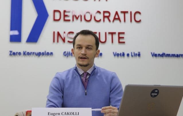 Cakolli kritikon RTK-në: S`duhet ta pëlqesh Hashim Thaçin që intervista e tij e fundit para aktgjykimit të konsiderohet lajm