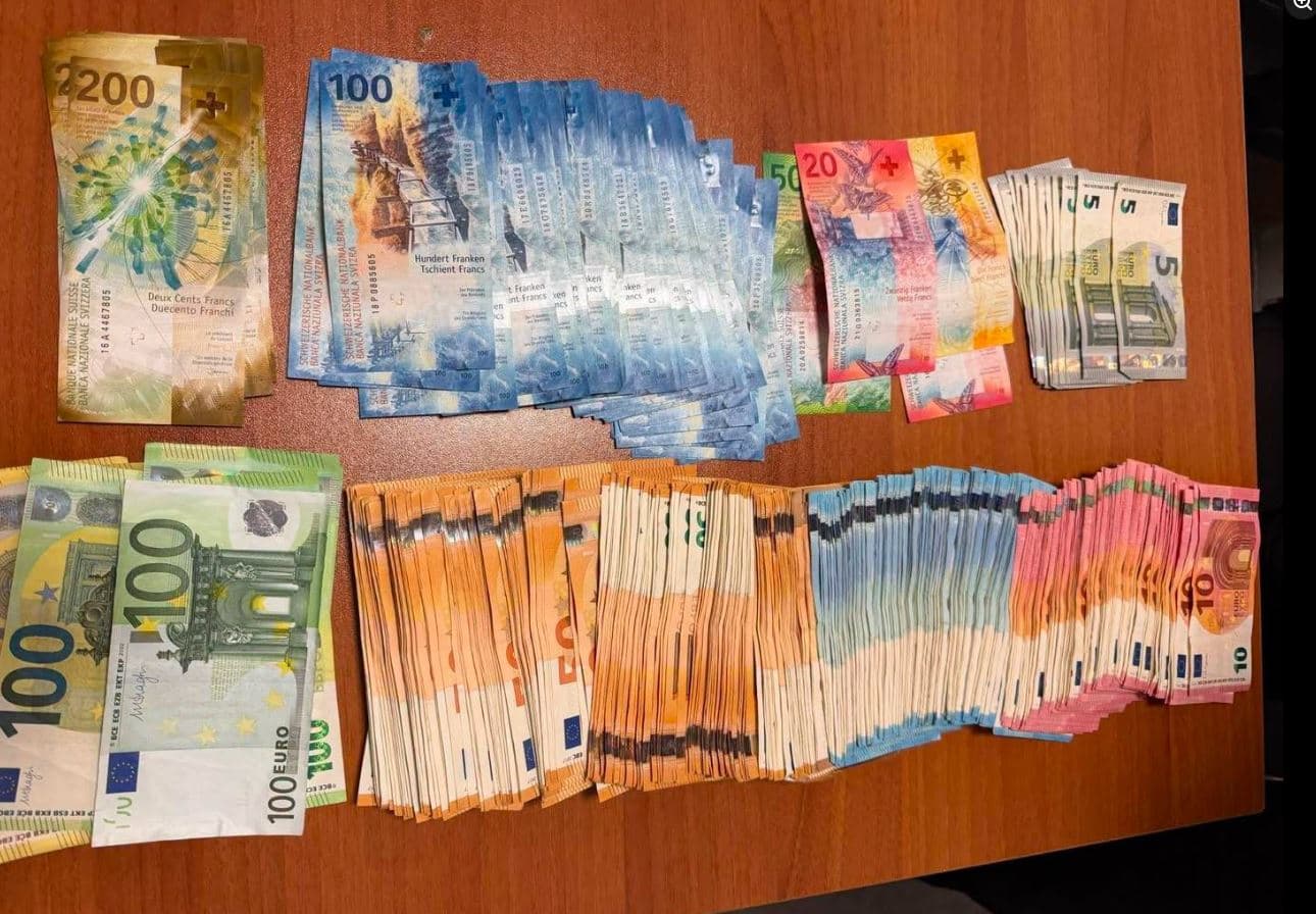 Tentoi të hynte pa i dekaruar mbi 12 mijë euro dhe mbi 5 mijë franga zvicerane- Dogana me detaje për rastin tek Dheu i Bardhë