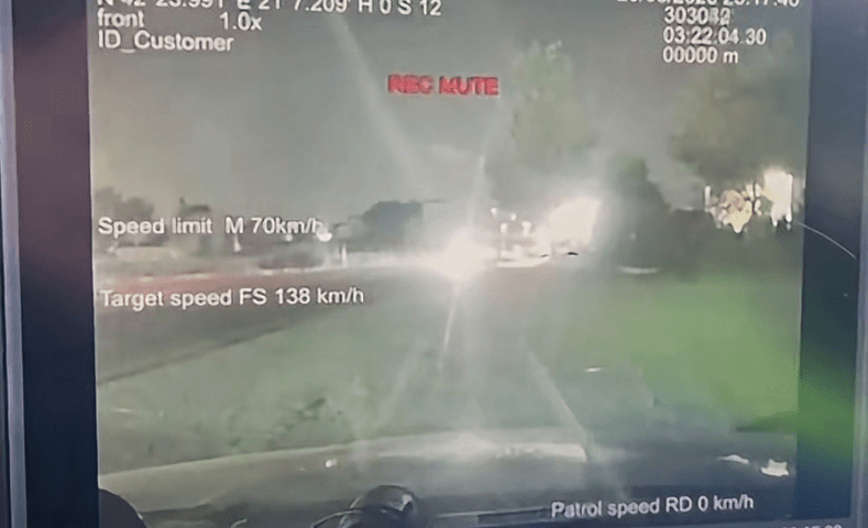 19-vjeçari kapet duke vozitur me shpejtësi të rrezikshme në Ferizaj, policia ia merr patentën për tre muaj