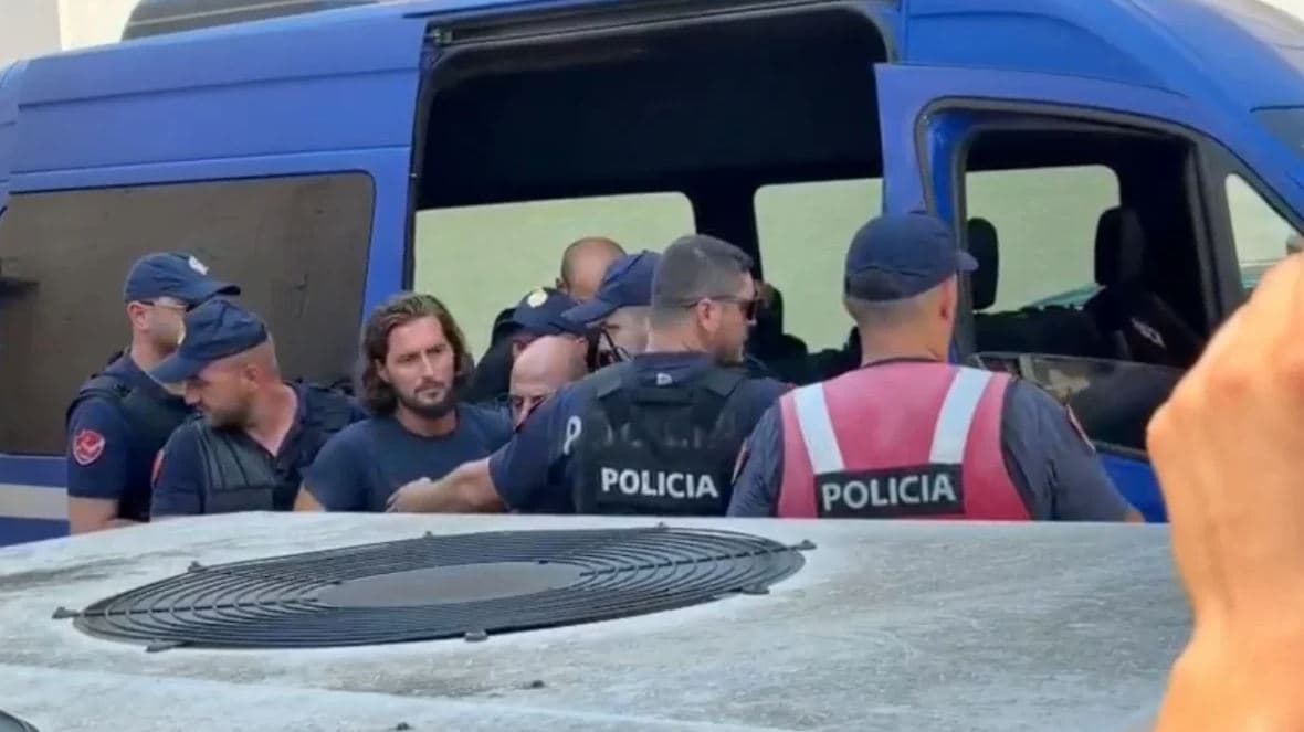 Vrasja e turistit në Ksamil, gjykata lë në burg Sokrat Vatën dhe 5 persona të tjerë