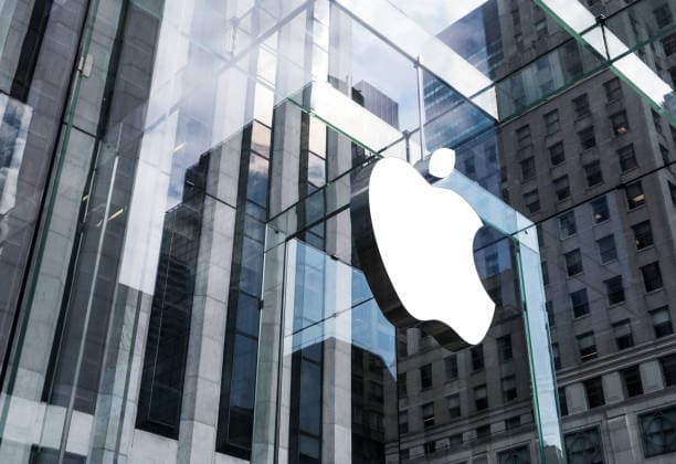 Apple ndryshon agjendën, kur do të prezantohet iPhone 18?