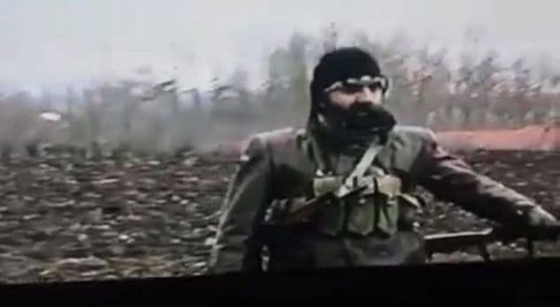 Featured image for Pamje të rralla: Momenti kur Adem Jashari niset për në luftë