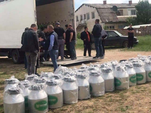 Featured image for Drenas/ Operatorit Ekonomik i kthehen makinat mjelëse për fermerë për shkak që nuk i ka sjellë sipas kontratës