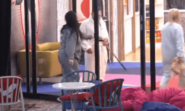 Fifi e humb kontrollin, e ndjek me shkop aktoren në “Big Brother”