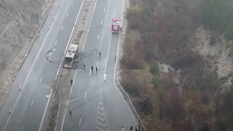 Ekspertët bullgarë japin supozimet e tyre rreth shkaktarit të aksidentit tragjik të autobusit me udhëtarë nga Maqedonia e Veriut