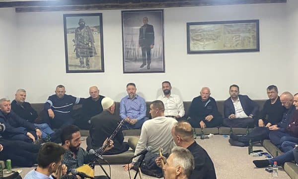 Featured image for Shtabi i UÇK’së mblidhet në një odë të Abrisë në Drenicë- “Ndejë për qejfi”