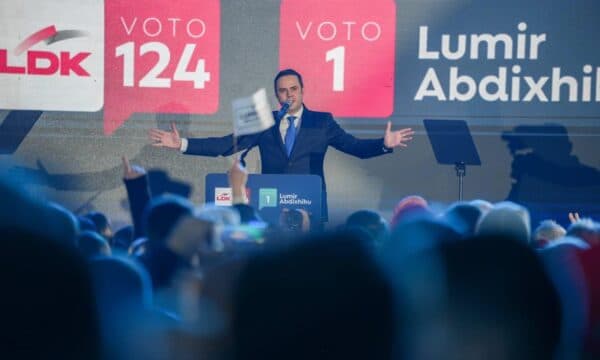 ‘’U detyruam t’i heqim karriget se s’kishte vend më’’, Abdixhiku: Shënuam tubimin më të madh në Fushë Kosovë