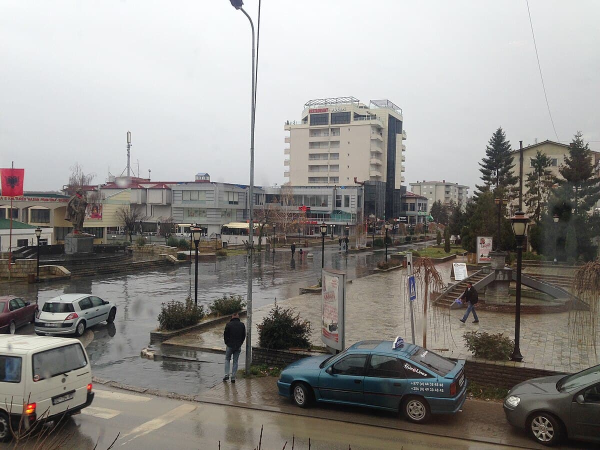 Skenderaj, vdes në vendin e punës një punëtor flet kompania ndërtuese