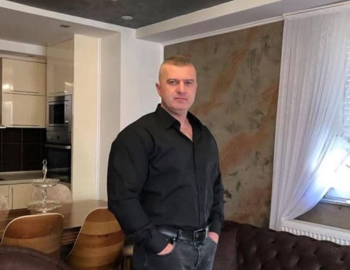 Featured image for “Dashnia ime e parë, në zemrën time je çdo sekond” – Familjarët me dedikime prekëse për policin që dyshohet se u vetëvra në Prishtinë