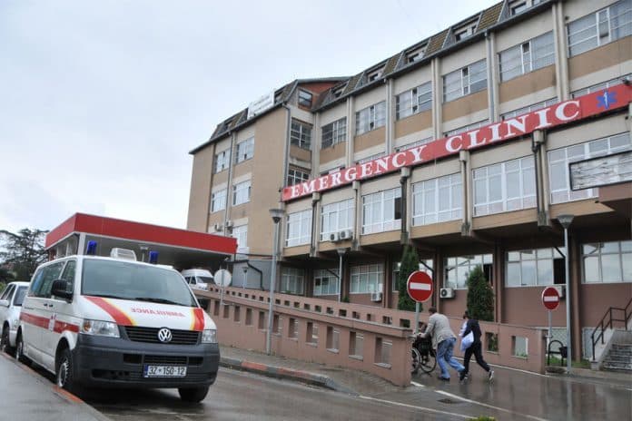 Vdes në QKUK një person që ishte aksidentuar më 31 maj