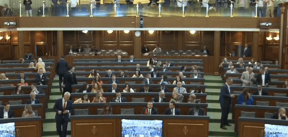 Për herë të 25-të, nis vazhdimi i seancës konstituive