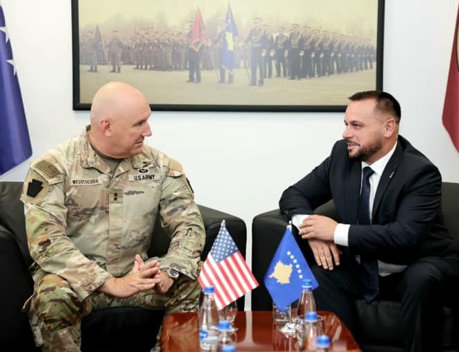 Maqedonci takohet me komandantin e këmbësorisë së ushtrisë amerikane: Zgjodhën Kosovën për vendosjen e komandës në këtë divizion