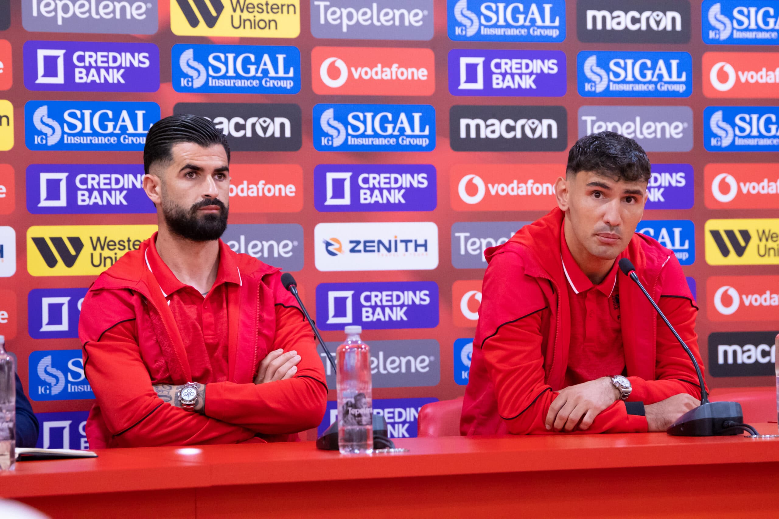 Hysaj dhe Laçi njëzëri: Përballja me Serbinë vetëm një ndeshje futbolli, të jemi të përqendruar në fushë