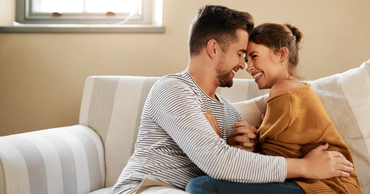 Partnerët me inteligjencë të lartë emocionale shpesh përdorin pesë fraza