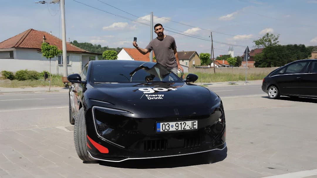 GO+ dhuron dy veturat e para AVATR 12, një shkon në Gjakovë e një në Durrës