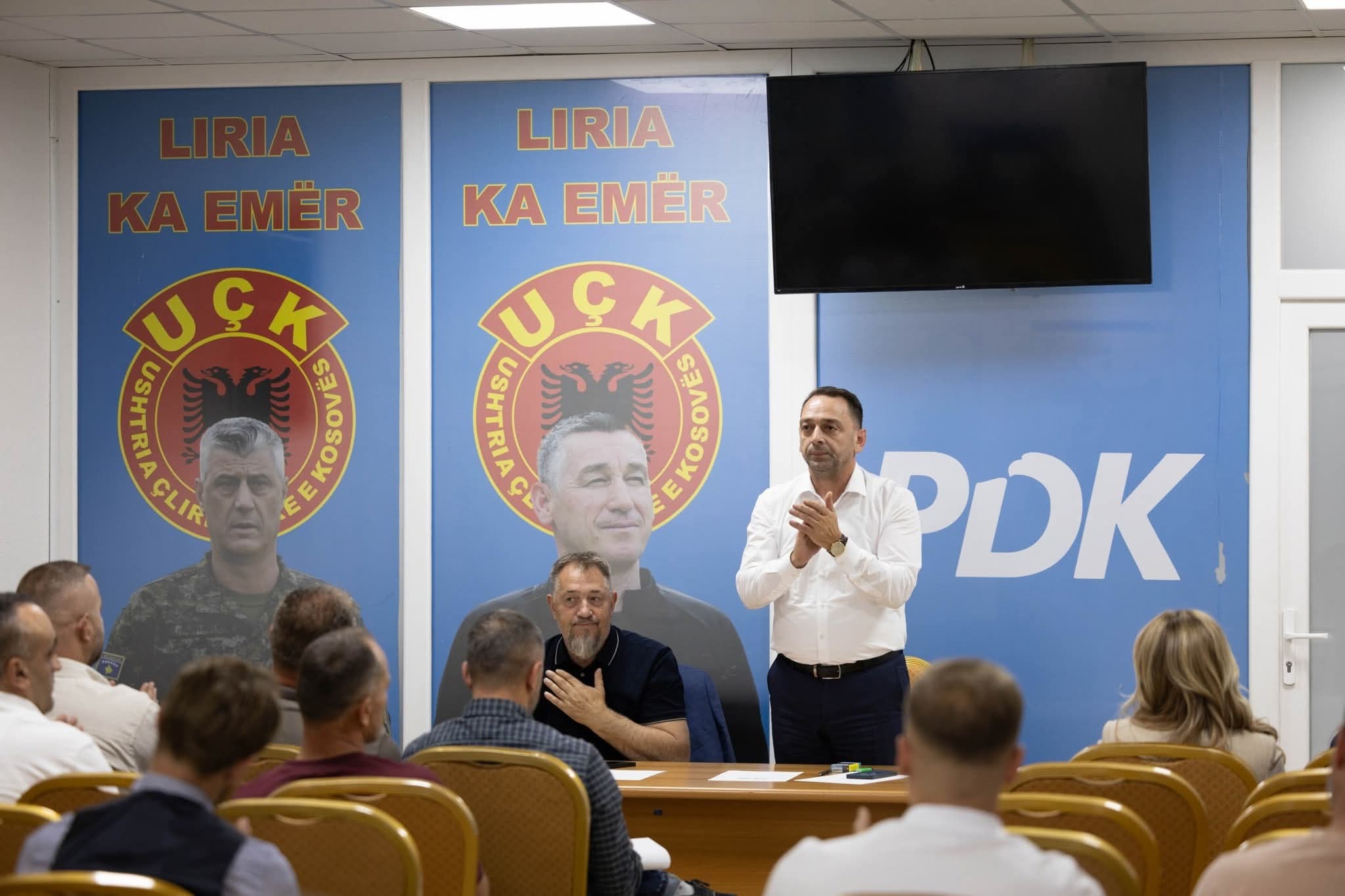 PDK në Skenderaj shpalos kandidatin e saj për kryetar (FOTO)