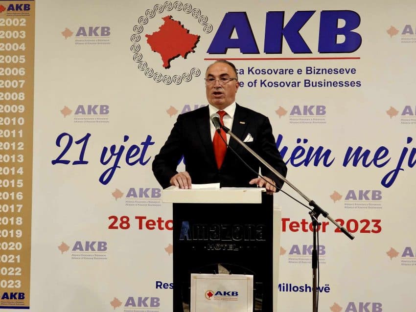 AKB: Produktet serbe kanë pushtuar tregun – Qeveria po rrezikon prodhimin vendor dhe vetëvendosjen ekonomike