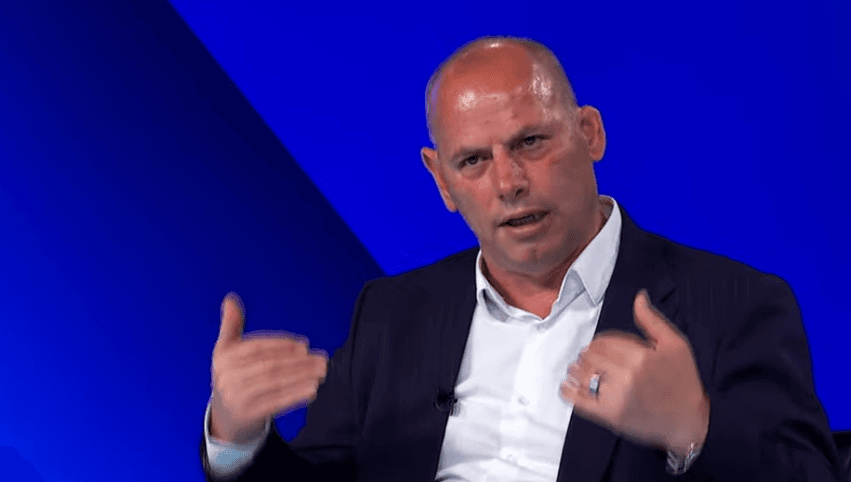 “PDK 4-5 kryetarë”, Ramiz Lladrovci i përgjigjet Kurtit: E ka llugë në shpi, Dejona Mihalin e ka shef, sa herë më përmend mu i hup 1 mijë vota