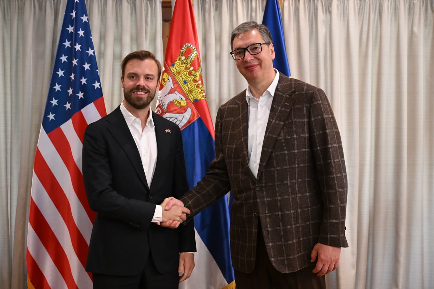 Vuçiq jep detaje nga takimi me diplomatin amerikan që sot vjen në Kosovë: Dialogu mënyra e vetme për zgjidhjen e çështjeve të hapura