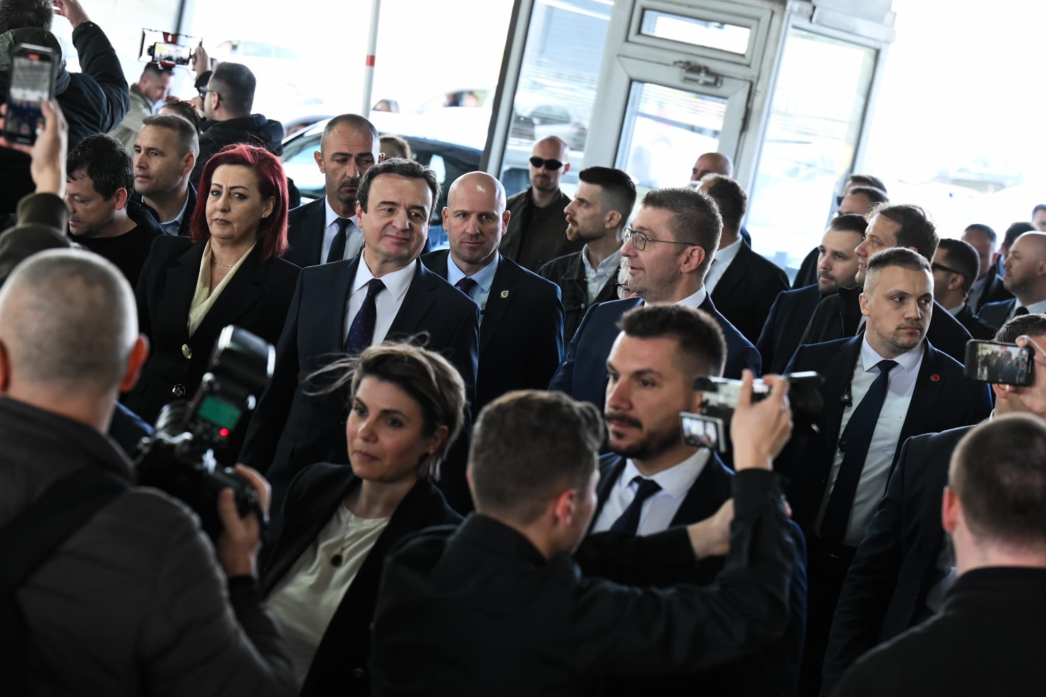 Kolapson sistemi i policisë maqedonase, rikthehet kontrolli i dyfishtë me Kosovën, kolona të gjata në kufi