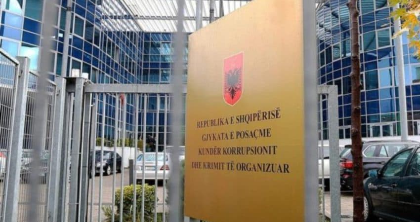 GJKKO lë në burg ish-shefin e Krimeve dhe 6 të tjerë