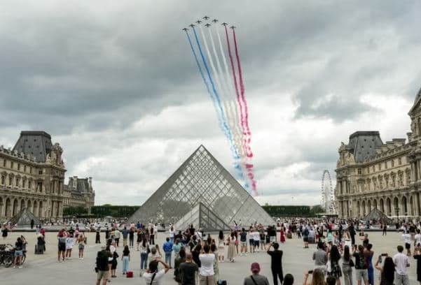 Franca feston Ditën e Bastijës, Macron shpall rritje rekord të shpenzimeve për ushtrinë