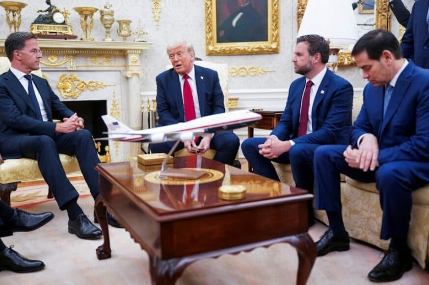 Trumpi thotë sërish se e ndali luftën mes Kosovës dhe Serbisë