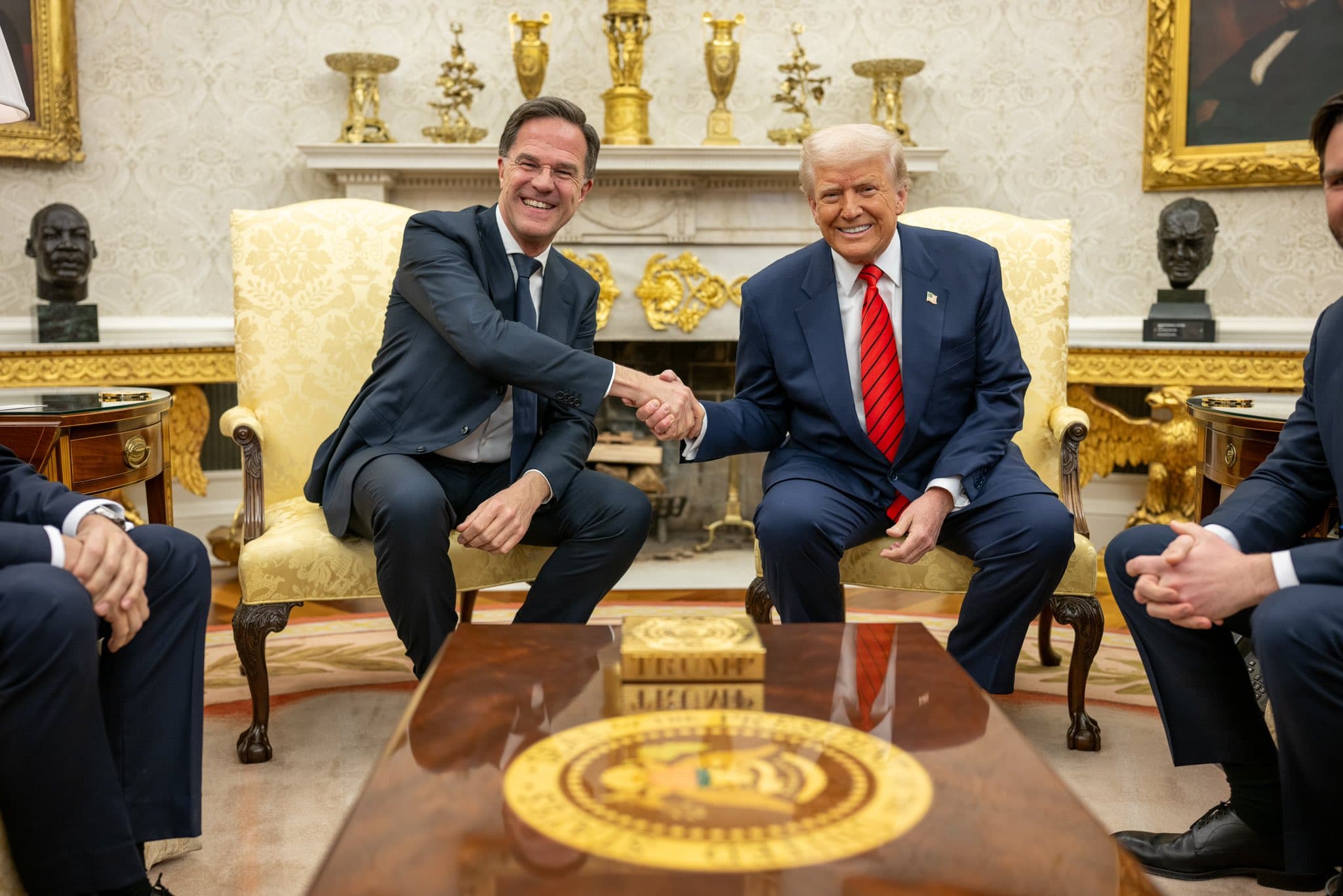 Trump në takimin me Sekretarin e NATO’s e përmend Kosovën dhe Serbinë në kontekst të luftërave që ka ndalur