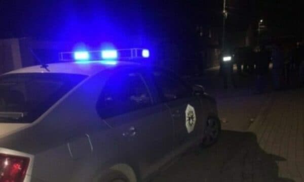 Arrestohet një 26-vjeçar në Mitrovicë, i konfiskohet pistoleta me 28 fishekë